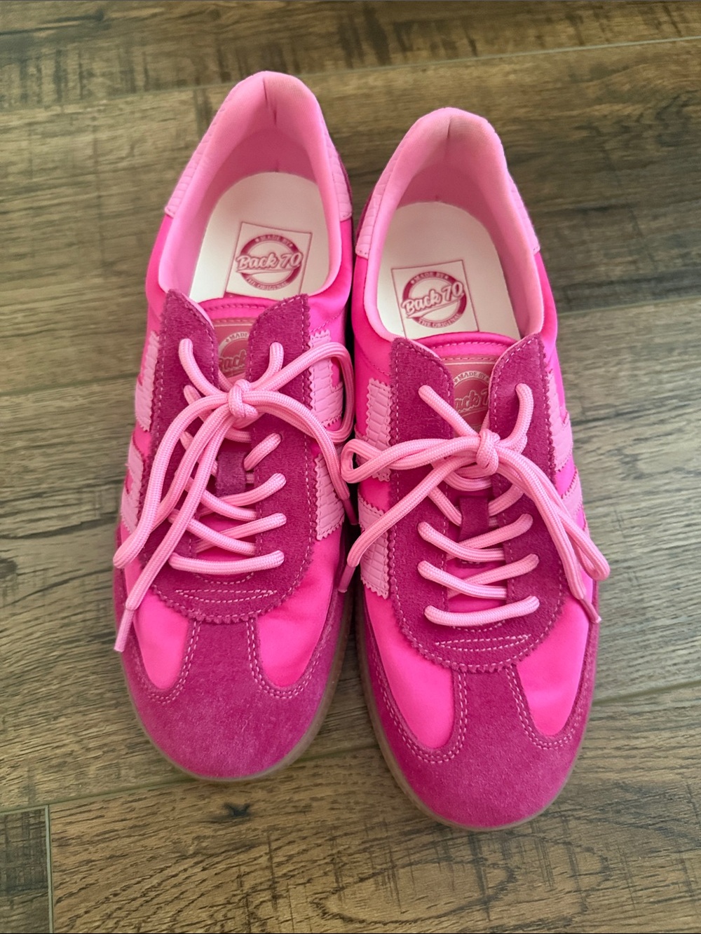 Back 70 Bold Pink Women's Retro Runner Sneakers size 40